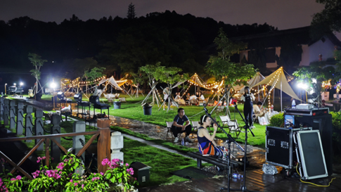 7南海影視城桃花島夜場露營氛圍滿滿.jpg